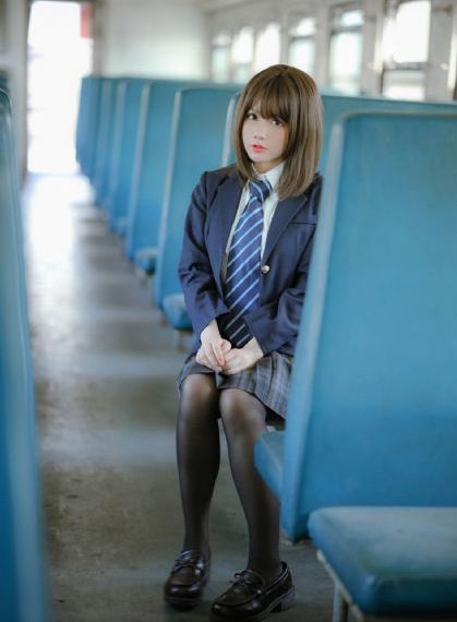 国产丰满眼镜女_剧情片电影完整版