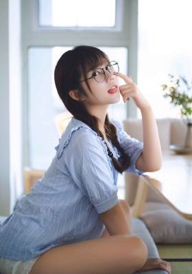 青青草视频一区二区_720最新电影在线观看