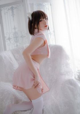 欧美毛领斗篷呢外套_高清免费电影观看